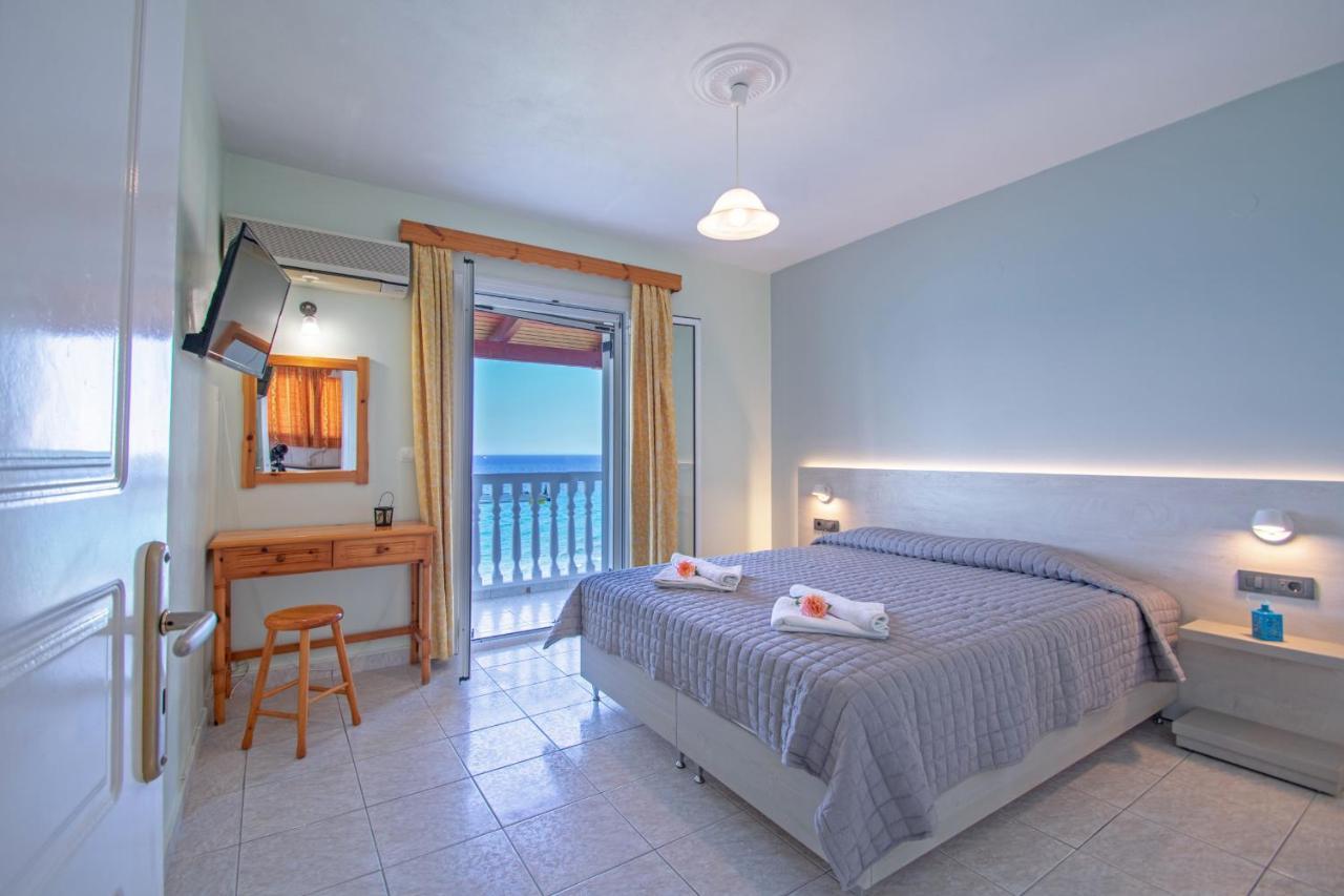 Baywatch Apartments On The Beach By "Elite" Amoudi Exterior foto