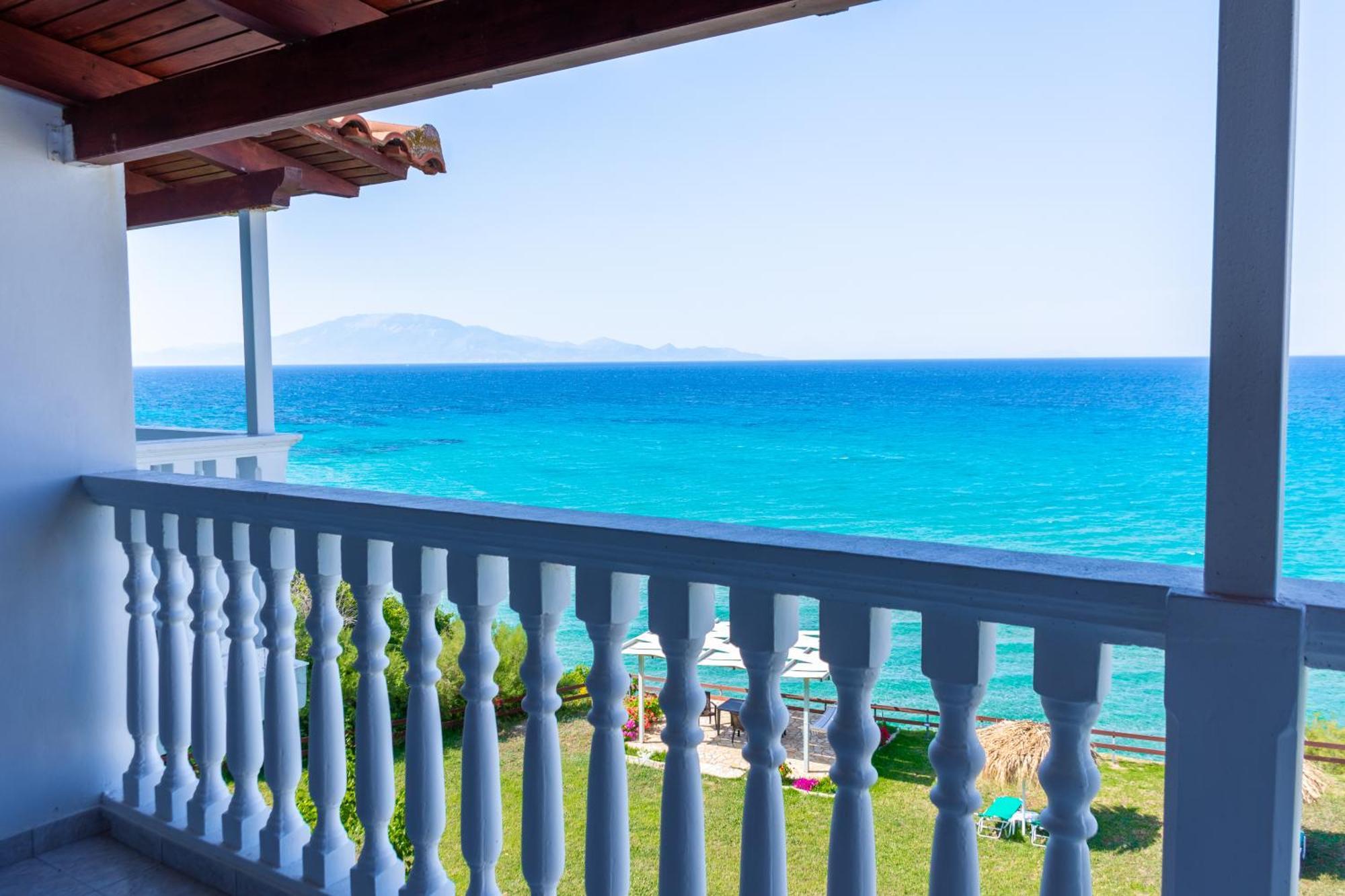 Baywatch Apartments On The Beach By "Elite" Amoudi Exterior foto